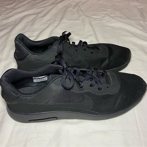 Black Nike Air Running Shoes